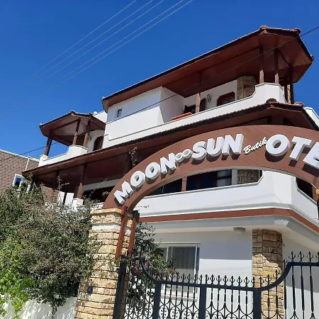 Hotel Moon & Sun